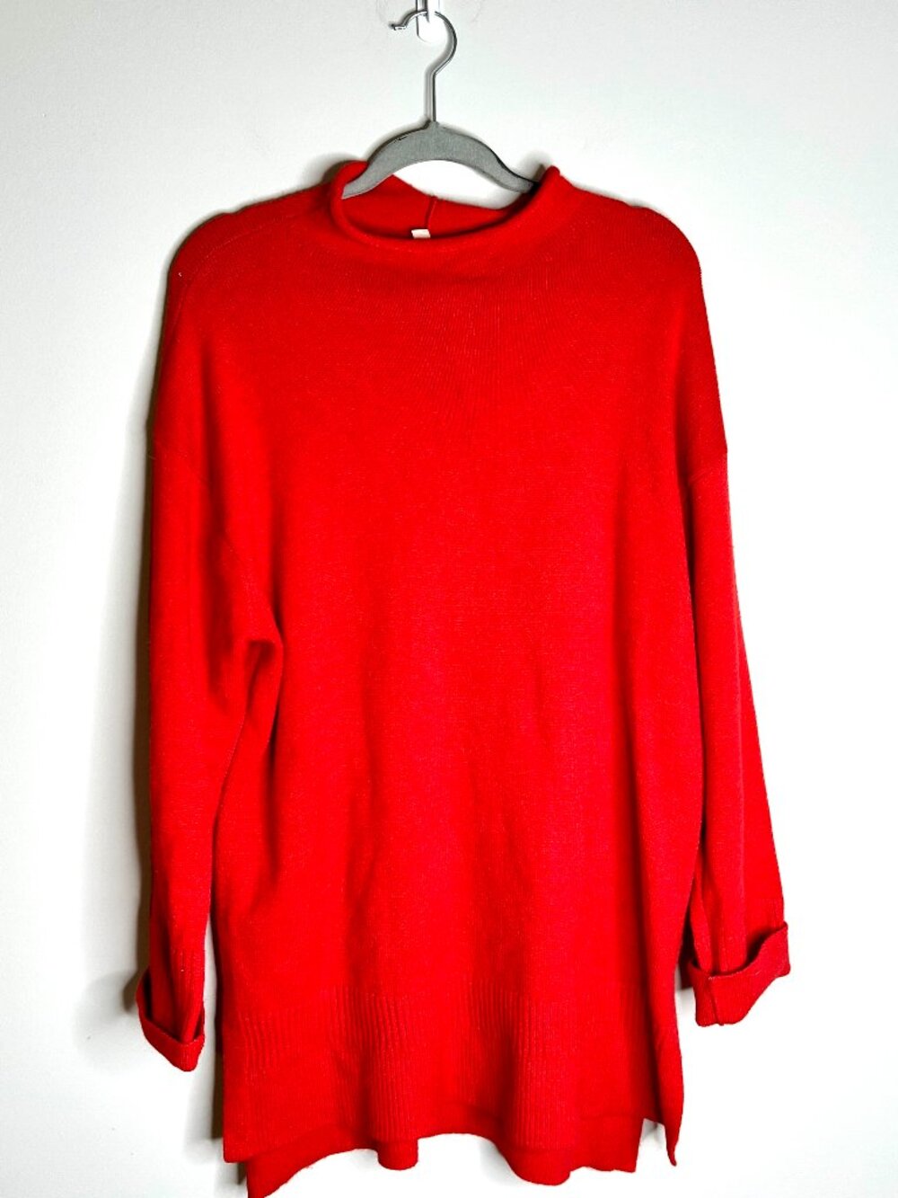 Anthropologie Moth Saskia Roll Neck Long-Lined Red Tunic Sweater Festive Preppy